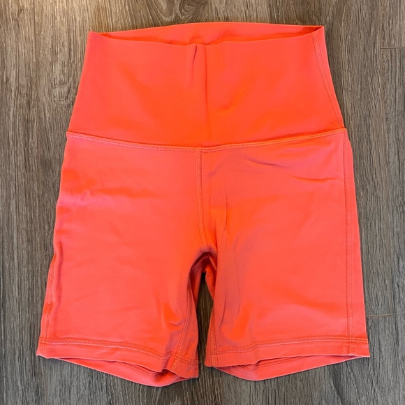 Lululemon Raspberry Cream Align 6” Shorts - Picture 5 of 7
